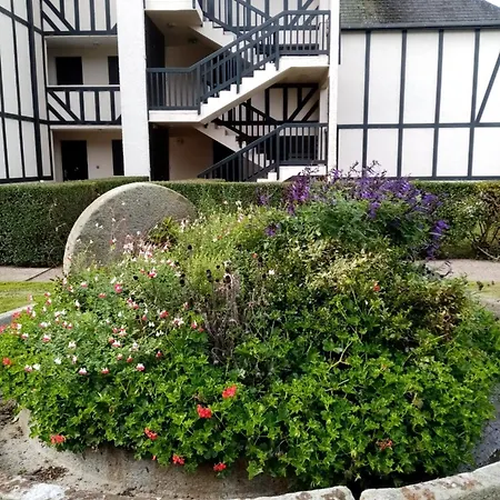 Agreable T2 Calme - Terrasse 20m2 - Animaux Bienvenus Apartment Cabourg
